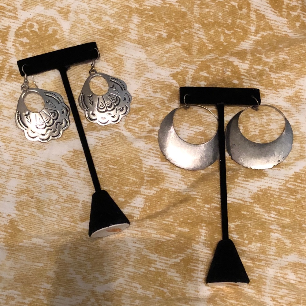 🔥🔥 2 pairs of silver earrings 🔥🔥